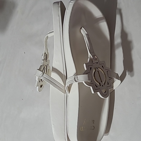 Crown and Ivy Sandals New - Picture 6 of 9